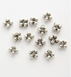 Tiny Daisy Spacers 3mm